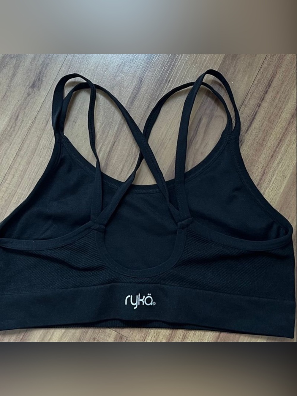 Ryka Strappy Keyhole/Hannah Seamless Sports Bra in black, size Small*, EUC